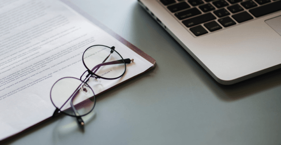 Da allegato 1 della bozza di decreto leggo che possono rimanere aperti i seguenti retailers: Commercio al dettaglio di confezioni e calzature per bambini e neonati e Commercio al dettaglio di Giochi e giocattoli in esercizi specializzati. Se la nostra attività prevalente da visura è Commercio al dettaglio di abbigliamento per bambini e giocattoli, secondo voi potremmo rimanere aperti se limitiamo le categorie merceologiche e togliamo tutto l’adulto?