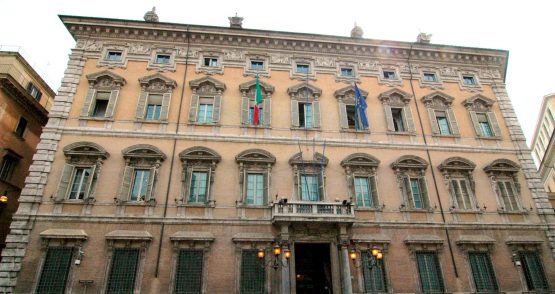 Senato: conferenza stampa Forza Italia su chiusure domenicali esercizi commerciali